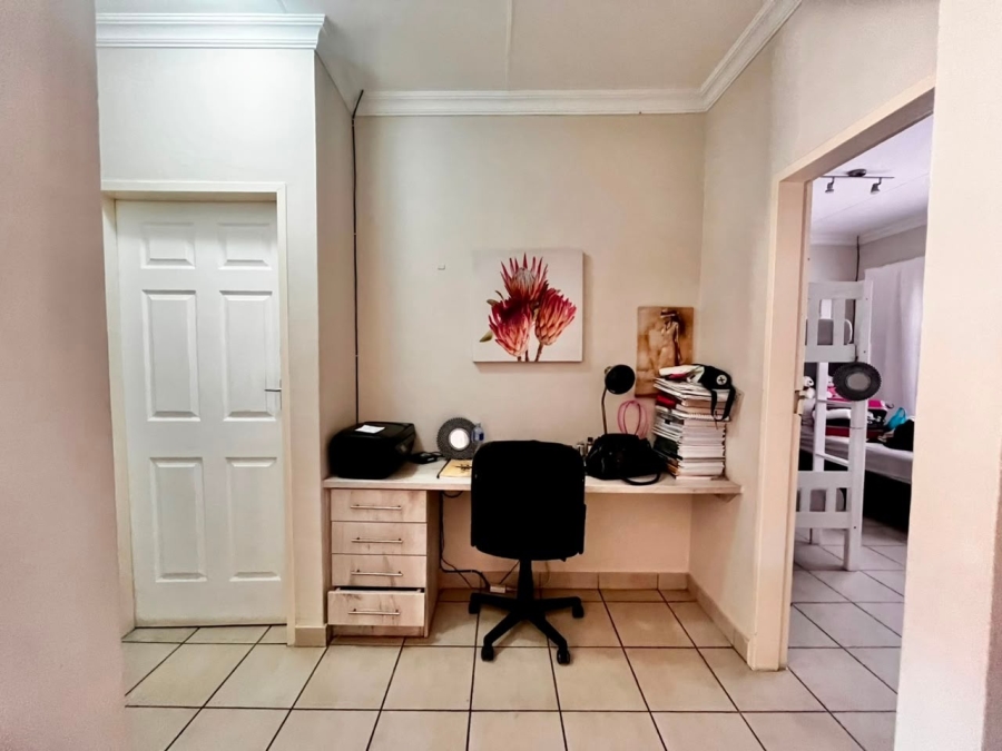 3 Bedroom Property for Sale in Waterval East North West